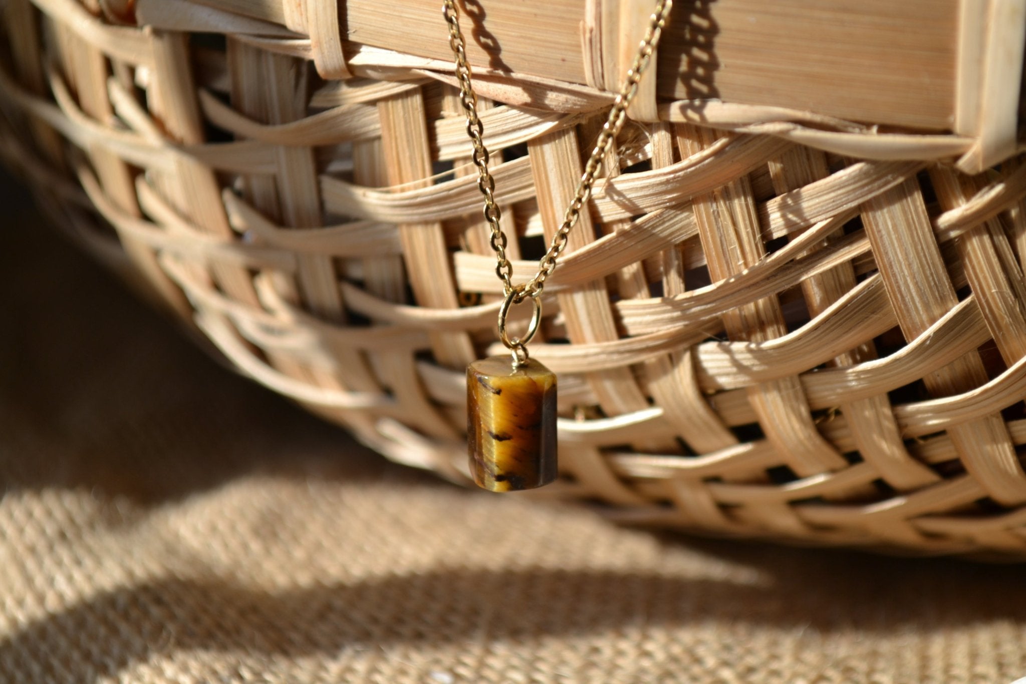 TALISMAN THEIA - Oeil de Tigre collier 60 cm, , création artisanale – L'Harmonie Précieuse