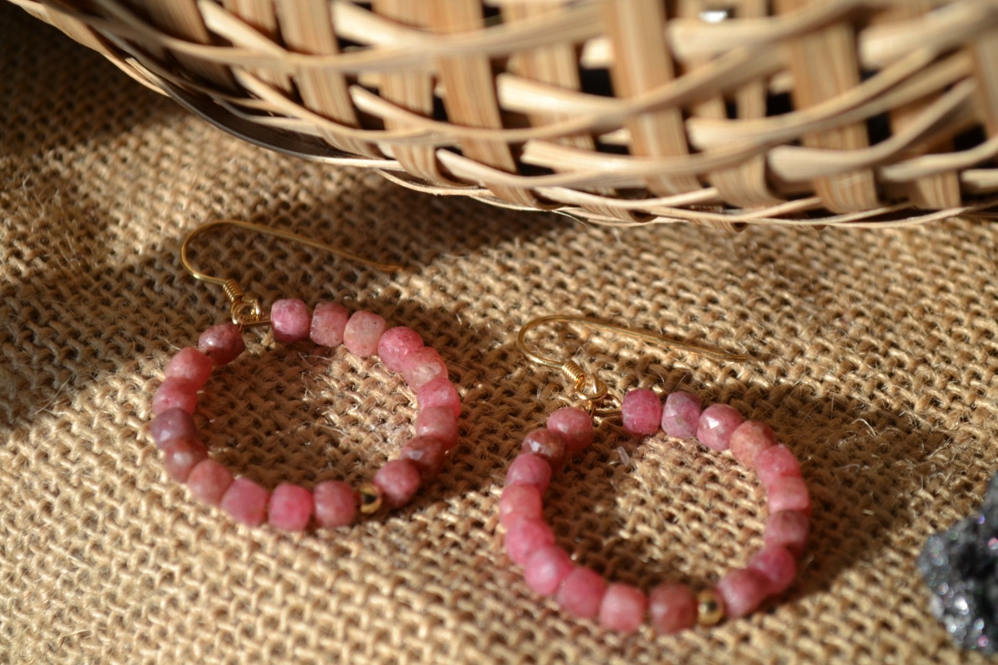 TALISMAN VESTA Créoles Rubis 20 mm, , création artisanale – L'Harmonie Précieuse