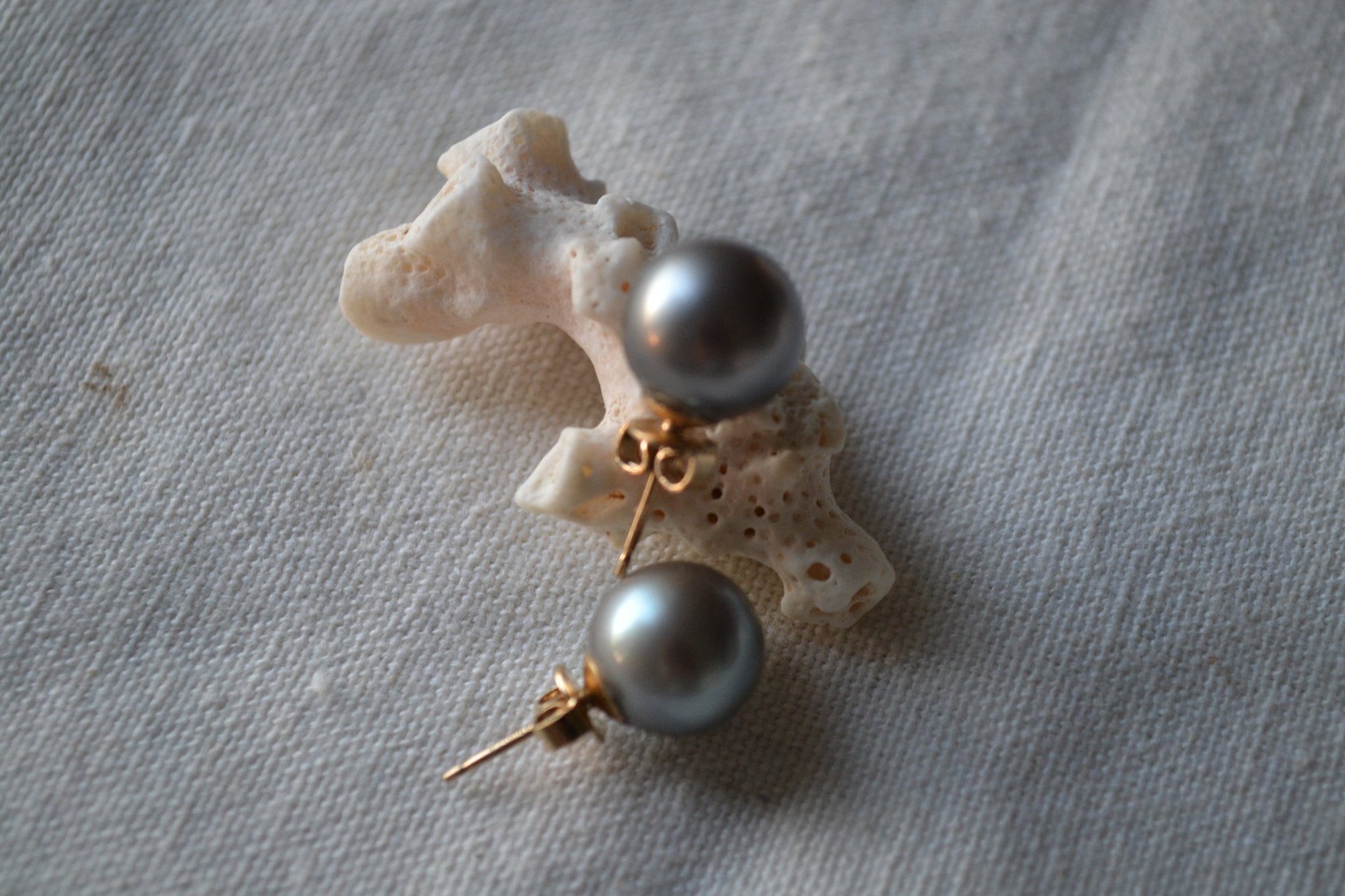 TIARE - Puces Perles de Tahiti - Pièce Unique, , création artisanale – L'Harmonie Précieuse